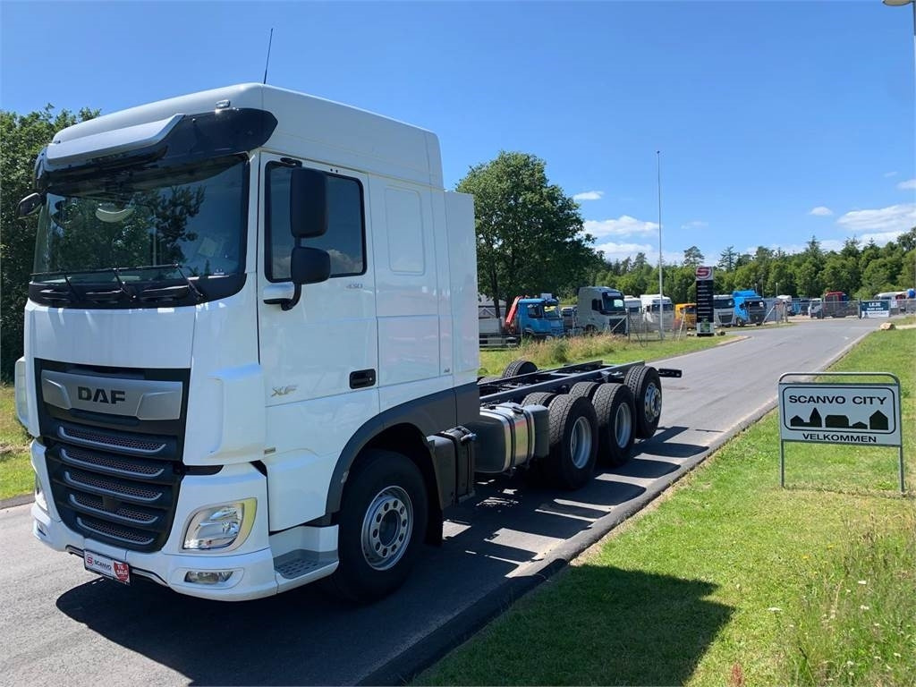 DAF XF 430 FAW 8x4*4 Tridem - Skip loader truck: picture 2 DAF XF 430 FAW 8x4*4 Tridem - Skip loader truck: picture 2
