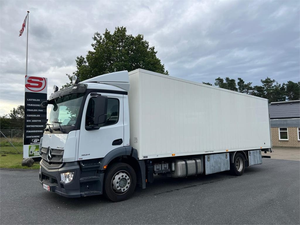 Mercedes-Benz Antos 1824 LnR  - Box truck: picture 3 Mercedes-Benz Antos 1824 LnR  - Box truck: picture 3
