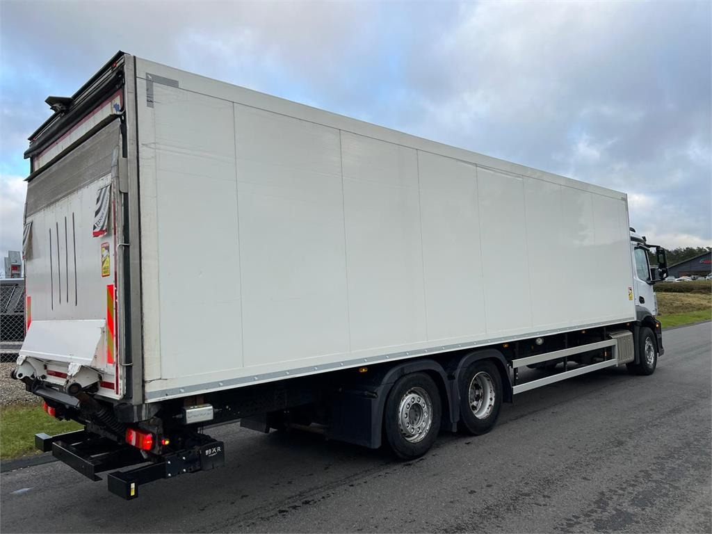 Mercedes-Benz Antos 2533 L - Box truck: picture 4 Mercedes-Benz Antos 2533 L - Box truck: picture 4