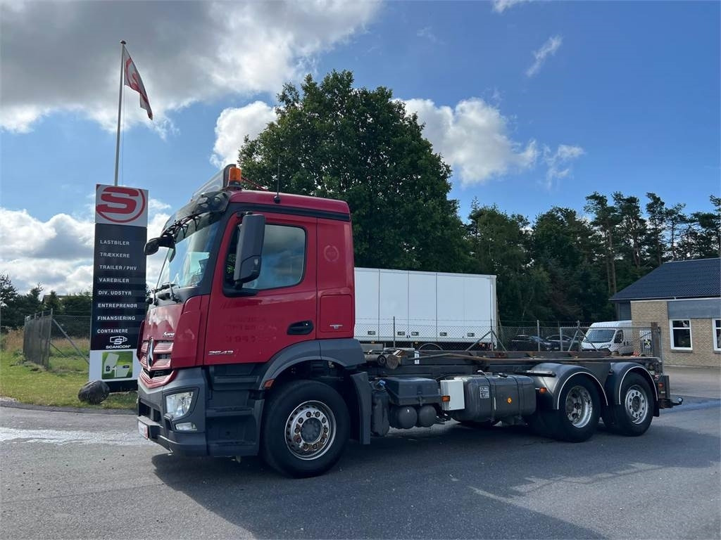 Mercedes-Benz Antos 2543 - Skip loader truck: picture 1 Mercedes-Benz Antos 2543 - Skip loader truck: picture 1
