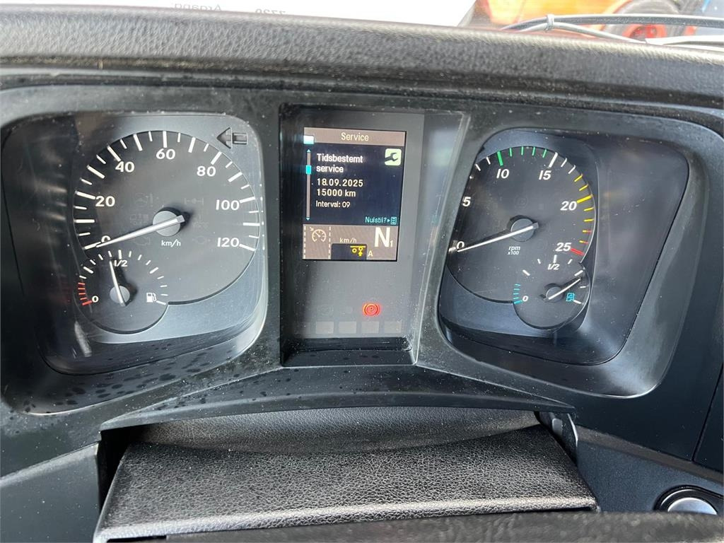 Mercedes-Benz Antos 2546 - Hiab 192 E kran - Skip loader truck: picture 5 Mercedes-Benz Antos 2546 - Hiab 192 E kran - Skip loader truck: picture 5