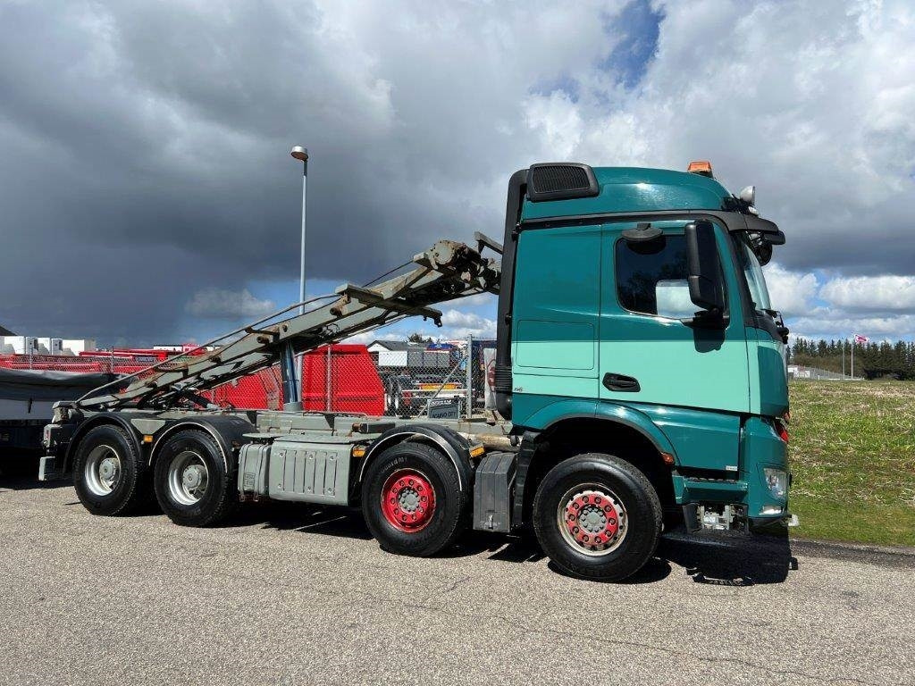 Mercedes-Benz Arocs 3251 K - Skip loader truck: picture 2 Mercedes-Benz Arocs 3251 K - Skip loader truck: picture 2
