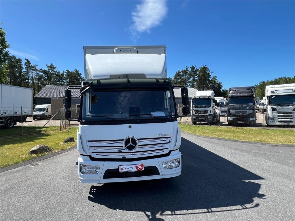 Mercedes-Benz Atego 1224 LnR  - Box truck: picture 2 Mercedes-Benz Atego 1224 LnR  - Box truck: picture 2