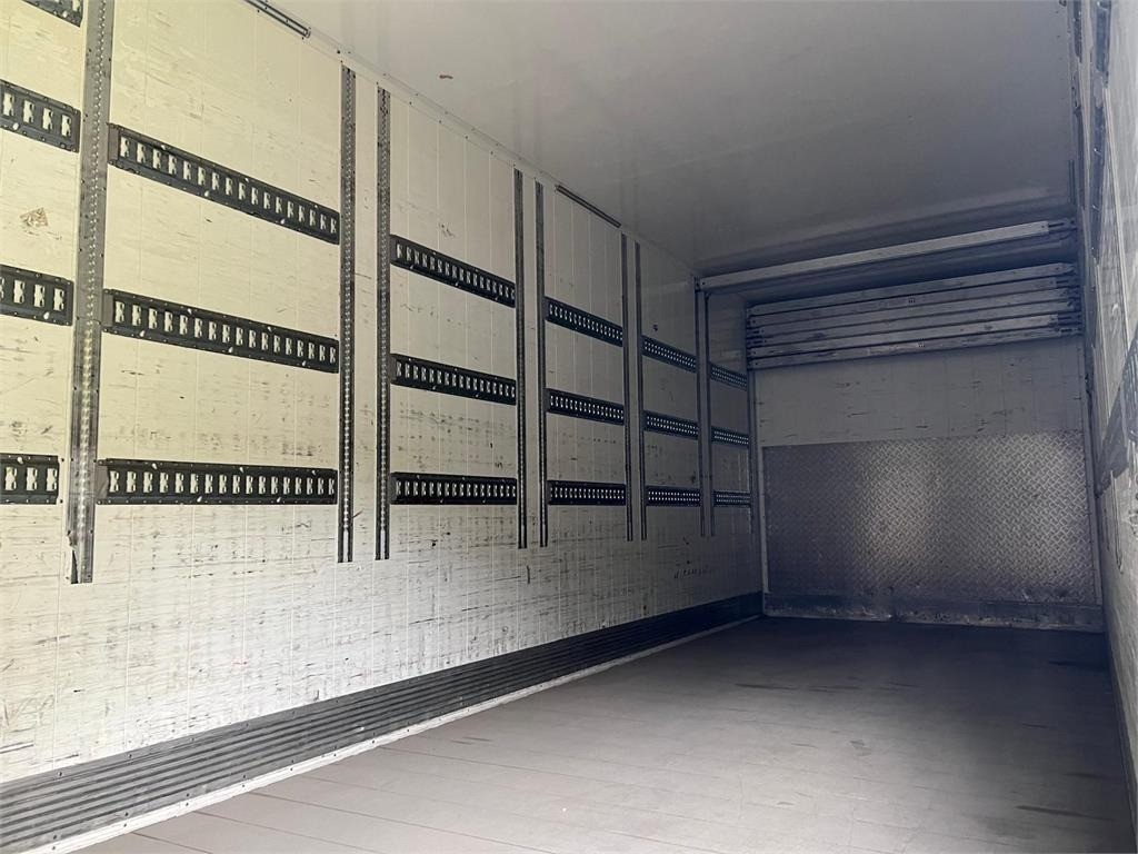 Mercedes-Benz Econic 1827 L - Box truck: picture 4 Mercedes-Benz Econic 1827 L - Box truck: picture 4