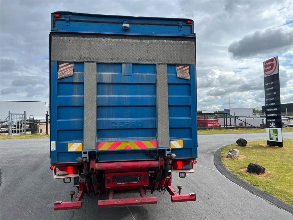 Scania P320 DB 4x2 MLB - low entry - Box truck: picture 3 Scania P320 DB 4x2 MLB - low entry - Box truck: picture 3
