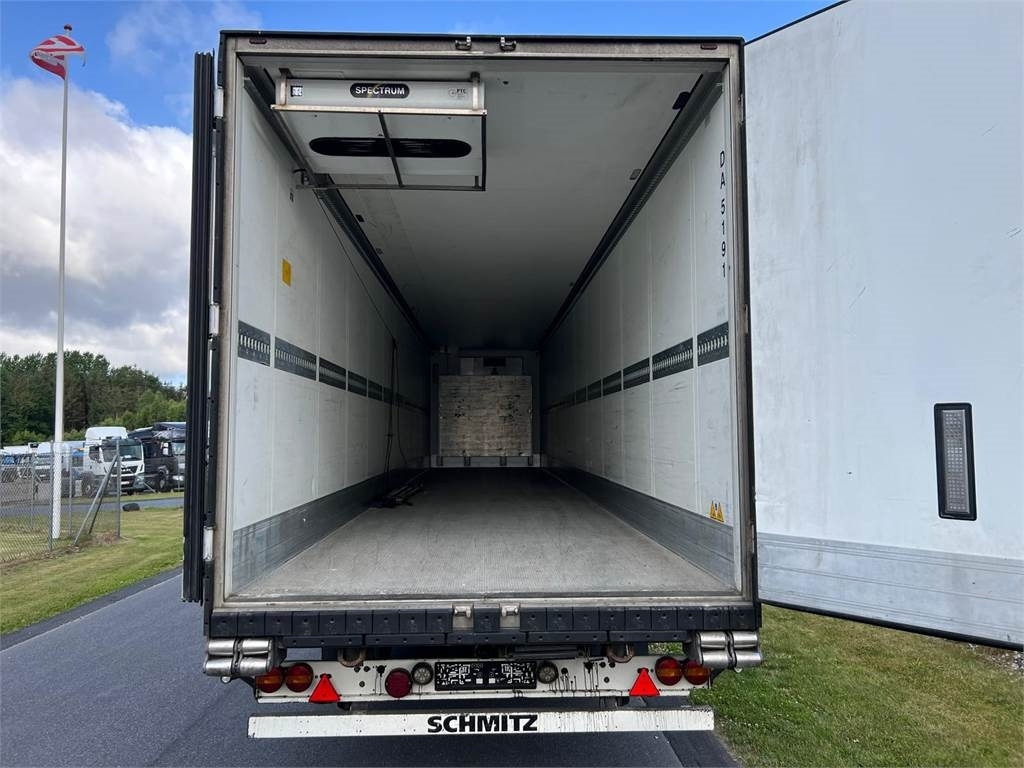 Schmitz SCB*S3B Dobbelt compartment - Refrigerator semi-trailer: picture 2 Schmitz SCB*S3B Dobbelt compartment - Refrigerator semi-trailer: picture 2