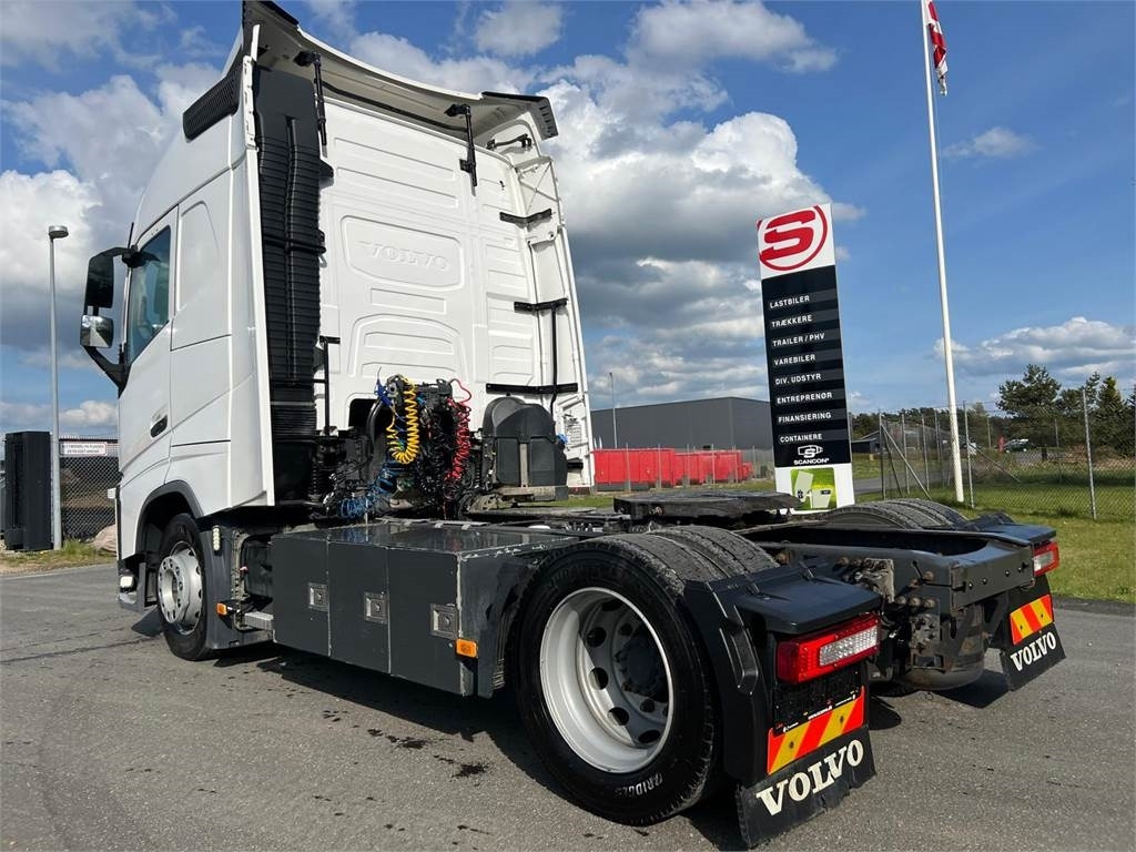 Volvo FH460 4x2 x-low mega - Tractor unit: picture 2 Volvo FH460 4x2 x-low mega - Tractor unit: picture 2