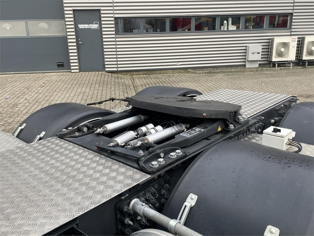 Volvo FH460 lowdeck Pucher - Tractor unit: picture 3 Volvo FH460 lowdeck Pucher - Tractor unit: picture 3