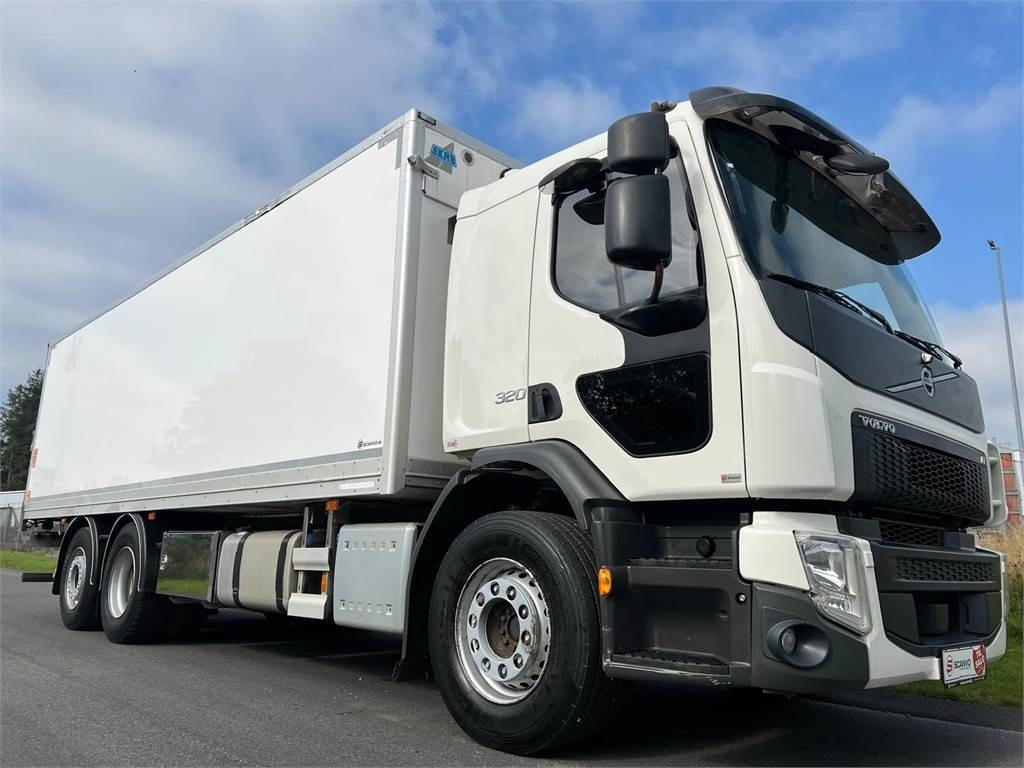 Volvo FE320 6x2*4 - Box truck: picture 2 Volvo FE320 6x2*4 - Box truck: picture 2