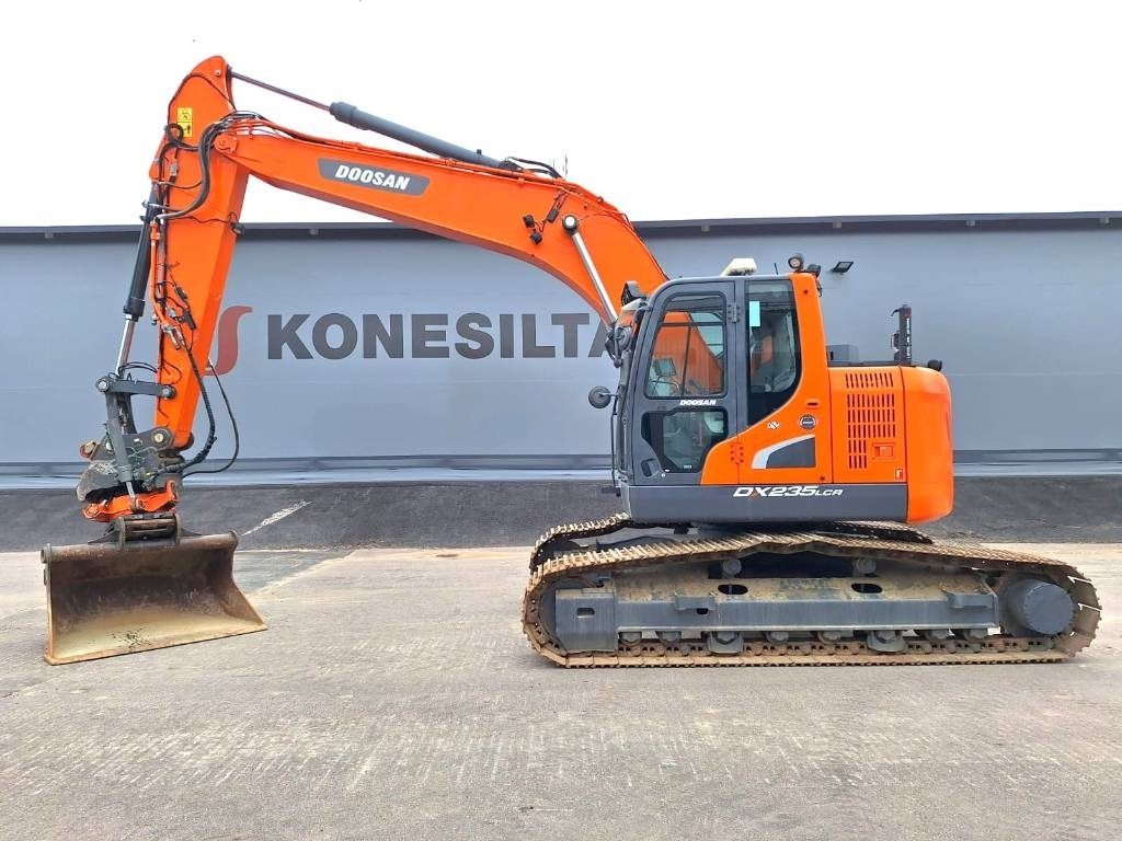 Doosan DX235LCR-5 PYÖRITTÄJÄ, 3D-LAITTEET - Crawler excavator: picture 1 Doosan DX235LCR-5 PYÖRITTÄJÄ, 3D-LAITTEET - Crawler excavator: picture 1