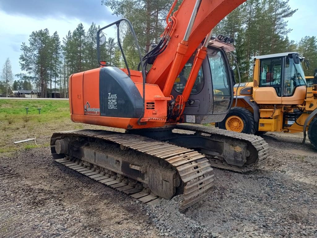 Hitachi MYYTY! SOLD! ZX225USR KALLISTAJALLA - Crawler excavator: picture 5 Hitachi MYYTY! SOLD! ZX225USR KALLISTAJALLA - Crawler excavator: picture 5