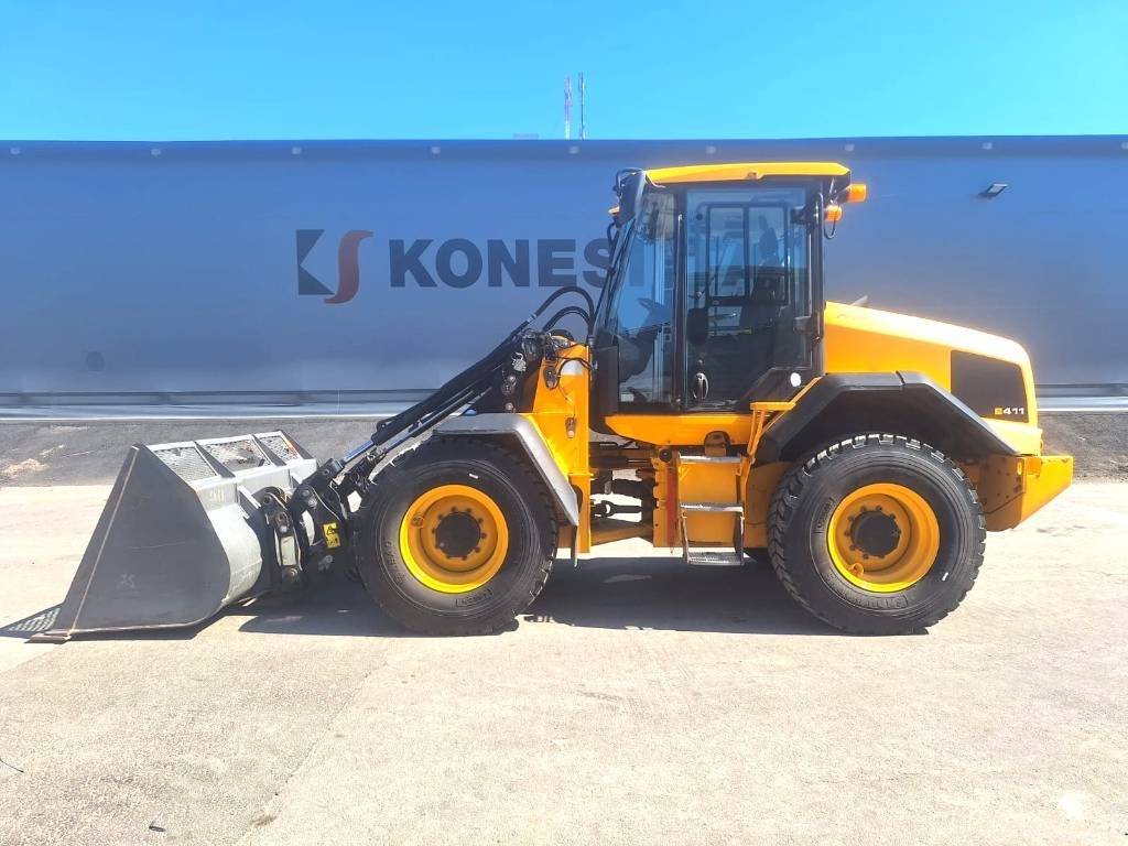 JCB 411HT T4F HYVÄT RENKAAT YM. - Wheel loader: picture 1 JCB 411HT T4F HYVÄT RENKAAT YM. - Wheel loader: picture 1