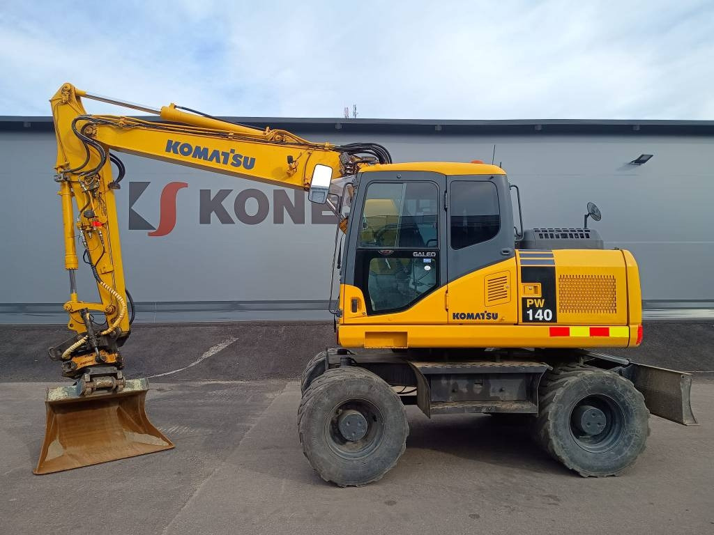 Komatsu PW140-7 PYÖRITTÄJÄLLÄ - Wheel excavator: picture 1 Komatsu PW140-7 PYÖRITTÄJÄLLÄ - Wheel excavator: picture 1