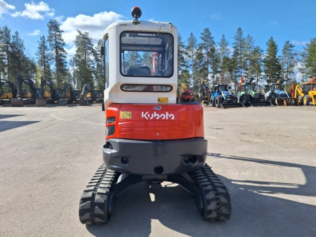 Kubota MYYTY! SOLD! U35-3A PYÖRITTÄJÄLLÄ - Mini excavator: picture 3 Kubota MYYTY! SOLD! U35-3A PYÖRITTÄJÄLLÄ - Mini excavator: picture 3