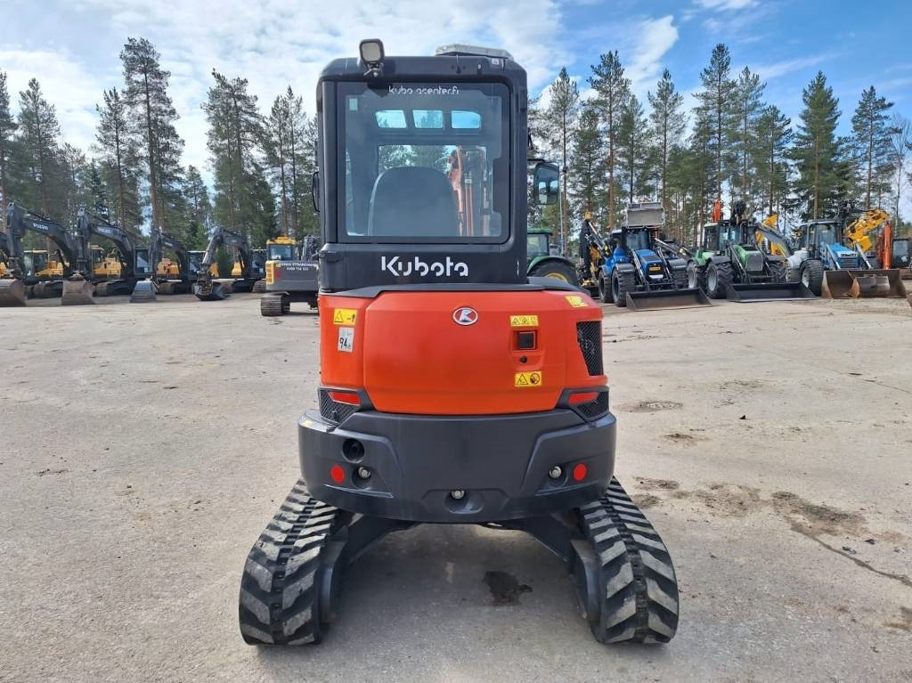 Kubota MYYTY! SOLD! U36-4 PYÖRITTÄJÄLLÄ - Mini excavator: picture 3 Kubota MYYTY! SOLD! U36-4 PYÖRITTÄJÄLLÄ - Mini excavator: picture 3