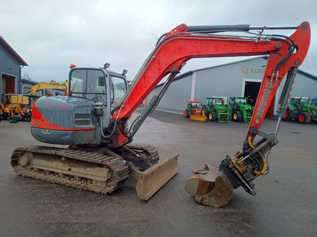 Neuson MYYTY! SOLD! 8003RD PYÖRITTÄJÄ, 3-KAUHAA - Mini excavator: picture 4 Neuson MYYTY! SOLD! 8003RD PYÖRITTÄJÄ, 3-KAUHAA - Mini excavator: picture 4