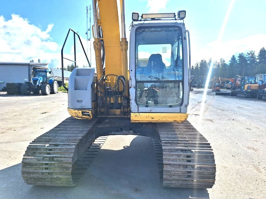 New Holland MYYTY! SOLD! E135SRLC PYÖRITTÄJÄLLÄ - Crawler excavator: picture 4 New Holland MYYTY! SOLD! E135SRLC PYÖRITTÄJÄLLÄ - Crawler excavator: picture 4