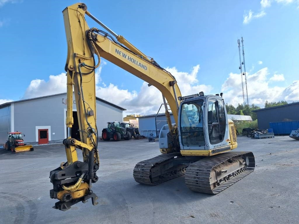 New Holland MYYTY! SOLD! E135SRLC PYÖRITTÄJÄLLÄ - Crawler excavator: picture 5 New Holland MYYTY! SOLD! E135SRLC PYÖRITTÄJÄLLÄ - Crawler excavator: picture 5