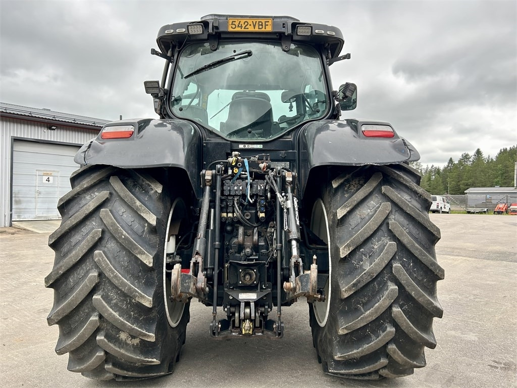 New Holland T 7070 AC - Farm tractor: picture 5 New Holland T 7070 AC - Farm tractor: picture 5
