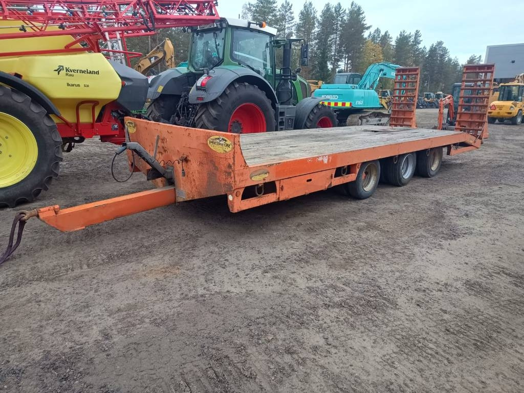 Predator 3-AKSELINEN TRAKTORILAVETTI - Low loader trailer: picture 1 Predator 3-AKSELINEN TRAKTORILAVETTI - Low loader trailer: picture 1