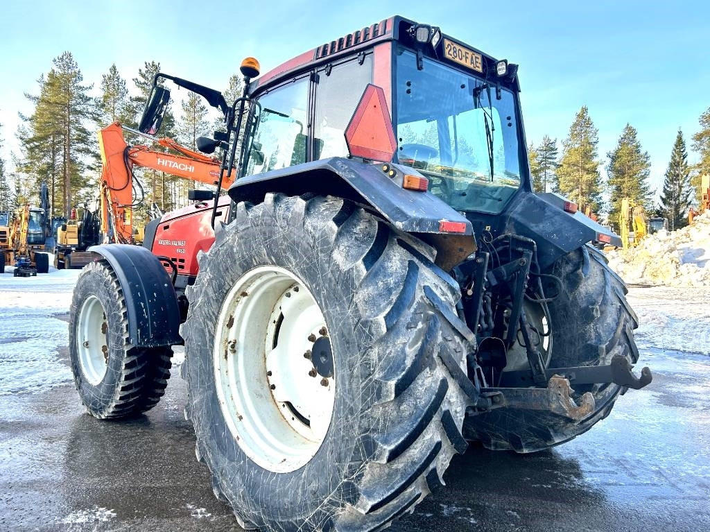 Valtra 8450 ETUNOSTOLAITTEELLA - Farm tractor: picture 4 Valtra 8450 ETUNOSTOLAITTEELLA - Farm tractor: picture 4