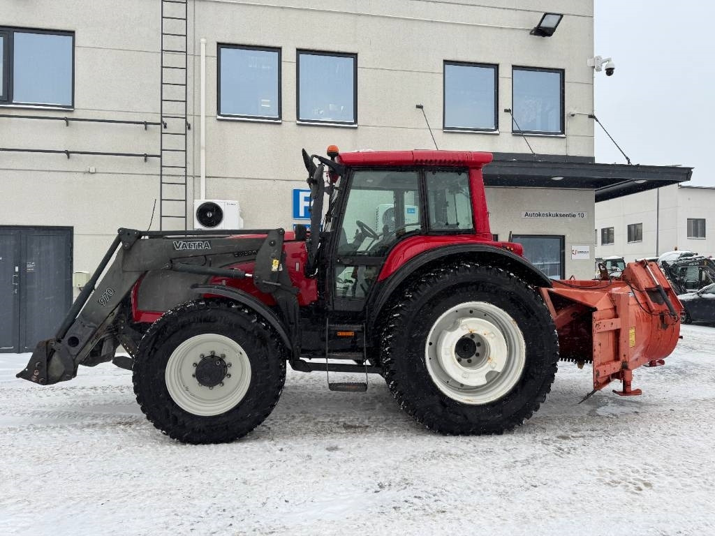 Valtra MYYTY! SOLD! M130 ETUKUORMAAJALLA - Farm tractor: picture 1 Valtra MYYTY! SOLD! M130 ETUKUORMAAJALLA - Farm tractor: picture 1