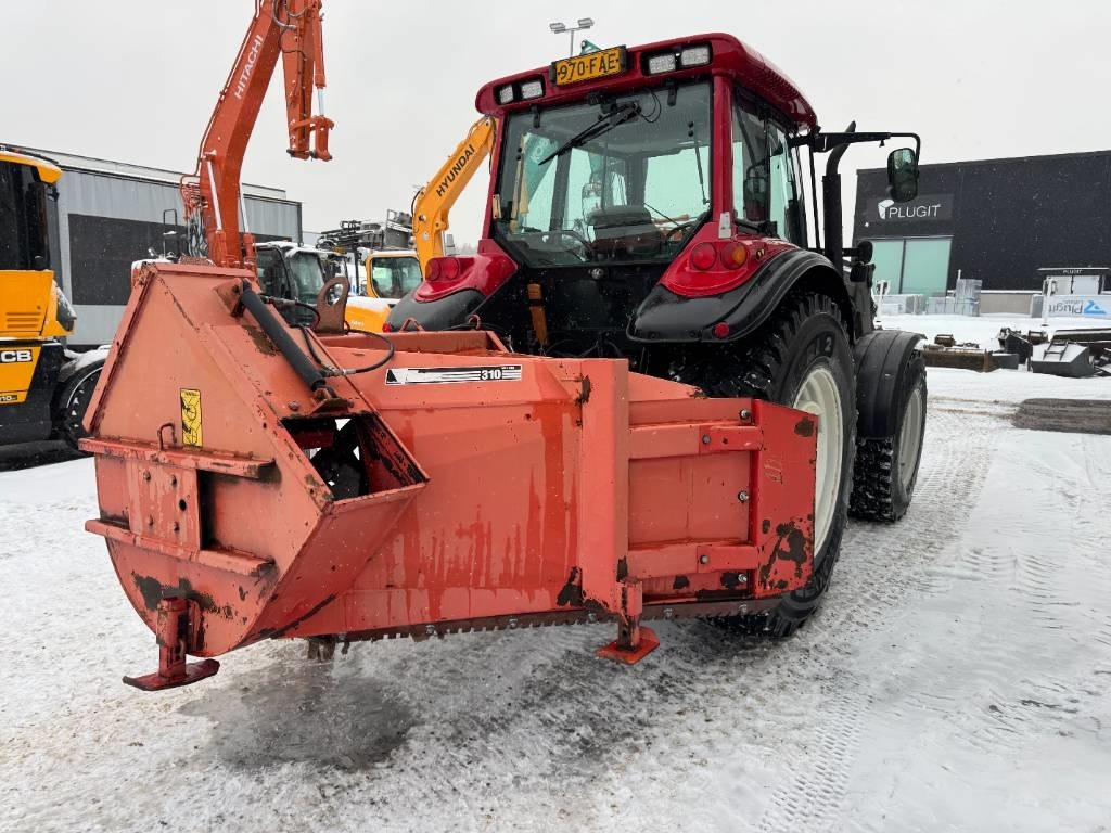 Valtra MYYTY! SOLD! M130 ETUKUORMAAJALLA - Farm tractor: picture 4 Valtra MYYTY! SOLD! M130 ETUKUORMAAJALLA - Farm tractor: picture 4