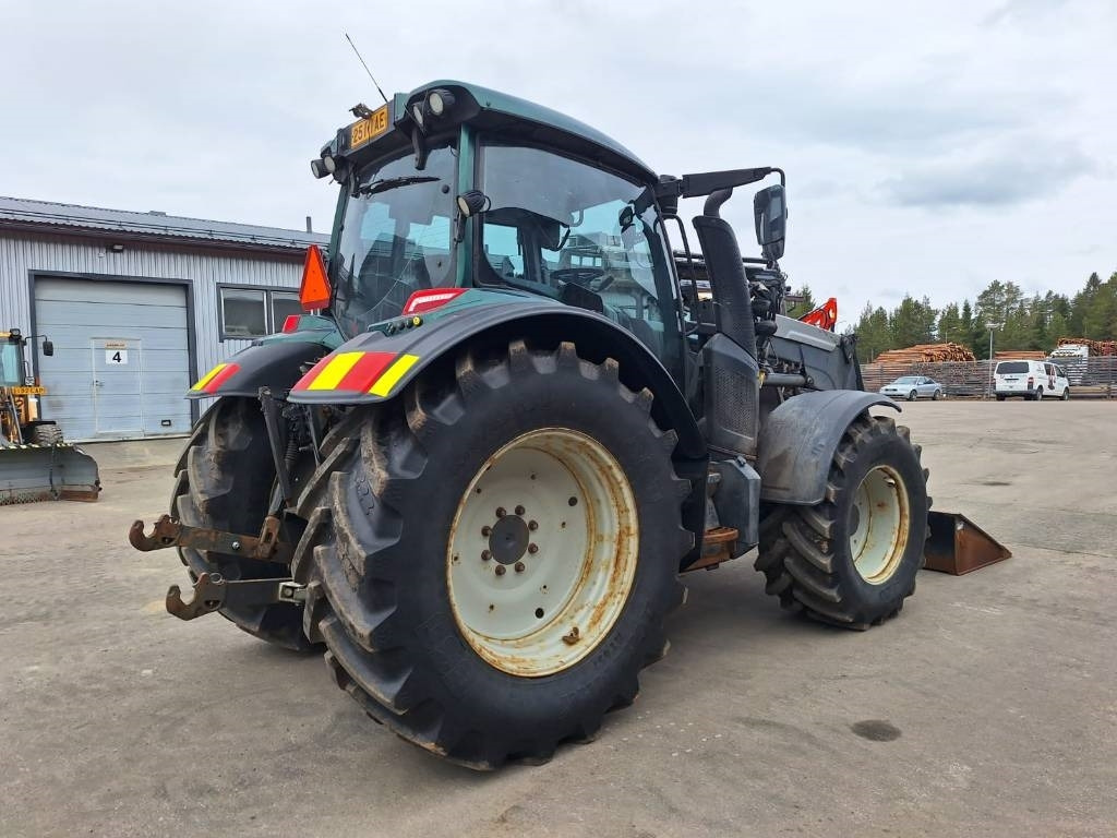 Valtra N174 VERSU ETUKUORMAAJALLA - Farm tractor: picture 4 Valtra N174 VERSU ETUKUORMAAJALLA - Farm tractor: picture 4