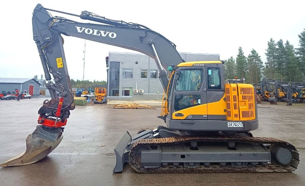 Volvo ECR235DL PYÖRITTÄJÄLLÄ - Crawler excavator: picture 1 Volvo ECR235DL PYÖRITTÄJÄLLÄ - Crawler excavator: picture 1