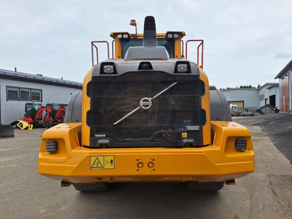 Volvo L110H MYYTY! SOLD! LONG BOOM, VAAKA, YM - Wheel loader: picture 4 Volvo L110H MYYTY! SOLD! LONG BOOM, VAAKA, YM - Wheel loader: picture 4