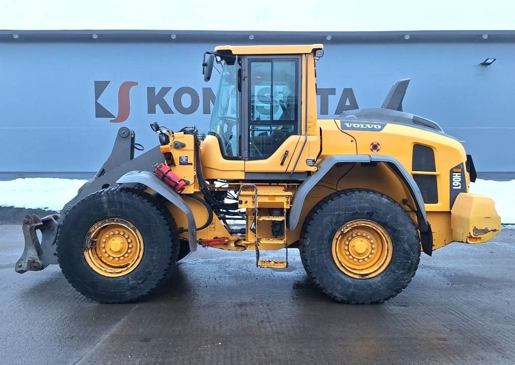Volvo L90H VIPUOHJAUS YM.  - Wheel loader: picture 1 Volvo L90H VIPUOHJAUS YM.  - Wheel loader: picture 1