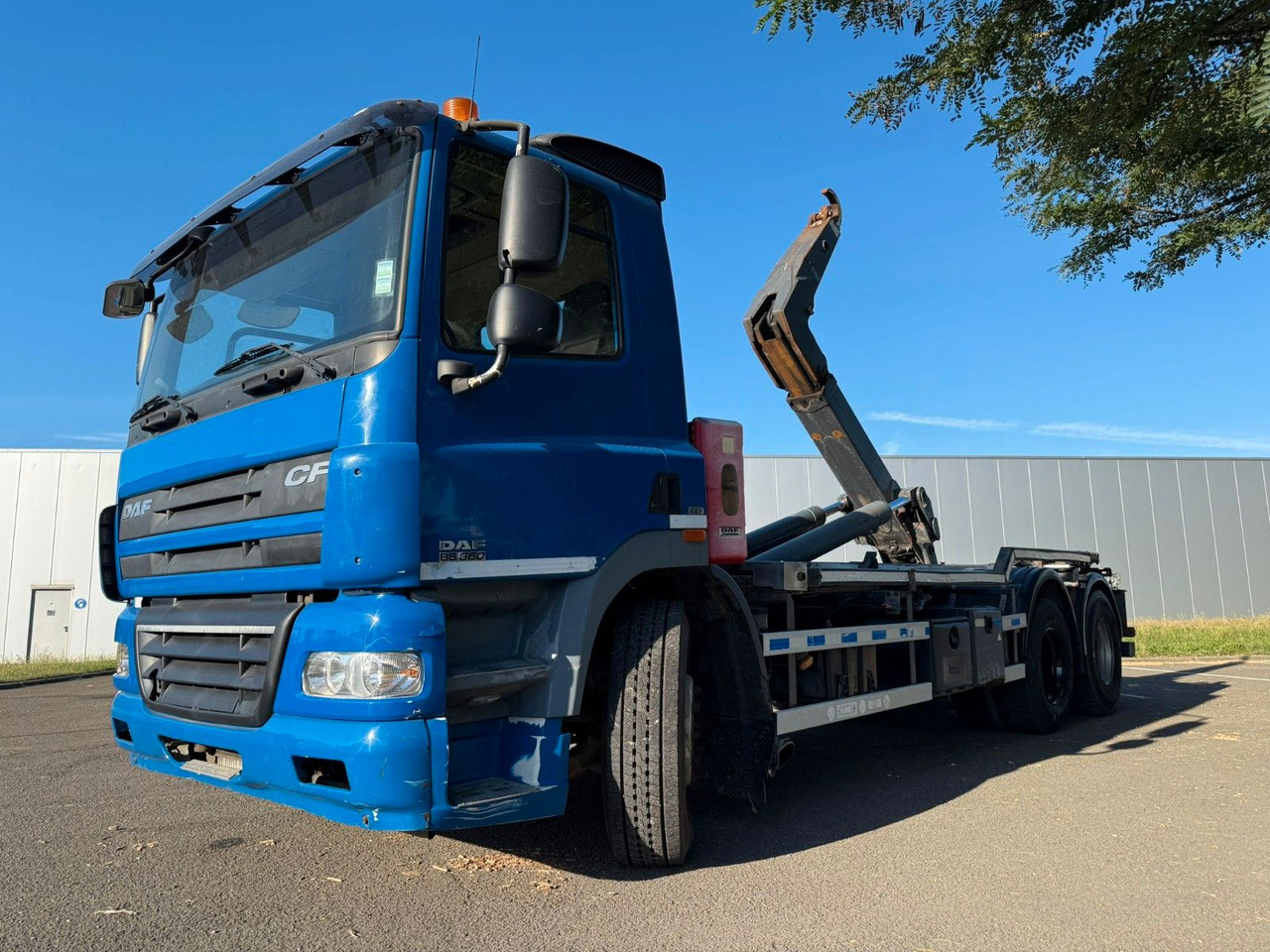 DAF CF85.360. Klima. E5. VDL. Tempomat - Hook lift truck: picture 1 DAF CF85.360. Klima. E5. VDL. Tempomat - Hook lift truck: picture 1