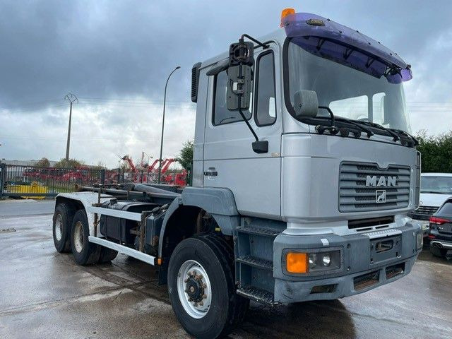 MAN 33-350. 6X6. Motorschaden. - Hook lift truck: picture 2 MAN 33-350. 6X6. Motorschaden. - Hook lift truck: picture 2