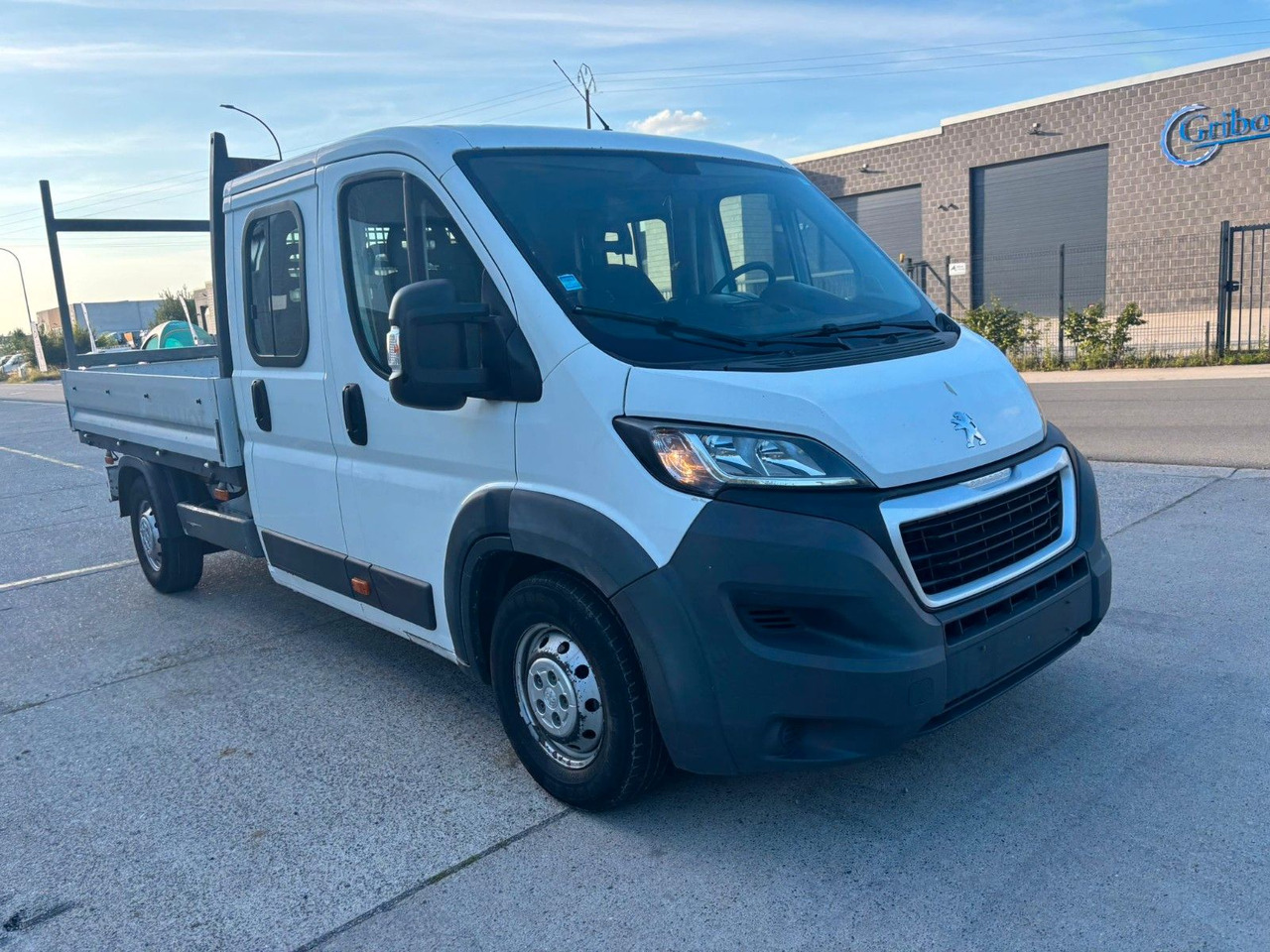 Peugeot Boxer Pritsche Maxi. Doka. 150PS. - Flatbed van, Combi van: picture 1 Peugeot Boxer Pritsche Maxi. Doka. 150PS. - Flatbed van, Combi van: picture 1
