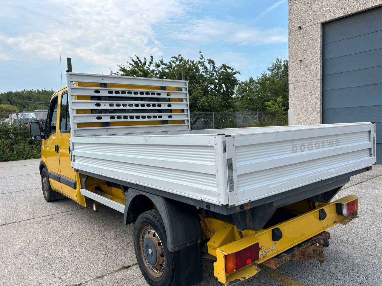 Renault Master Pritsche. 7pl. 2.5 Motor. - Flatbed van, Combi van: picture 2 Renault Master Pritsche. 7pl. 2.5 Motor. - Flatbed van, Combi van: picture 2