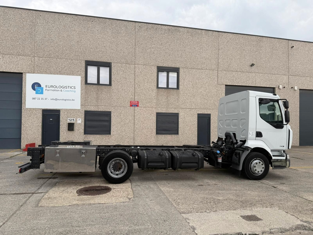Renault Midlum 240dXi. Klima. 225.000km. - Cab chassis truck: picture 1 Renault Midlum 240dXi. Klima. 225.000km. - Cab chassis truck: picture 1
