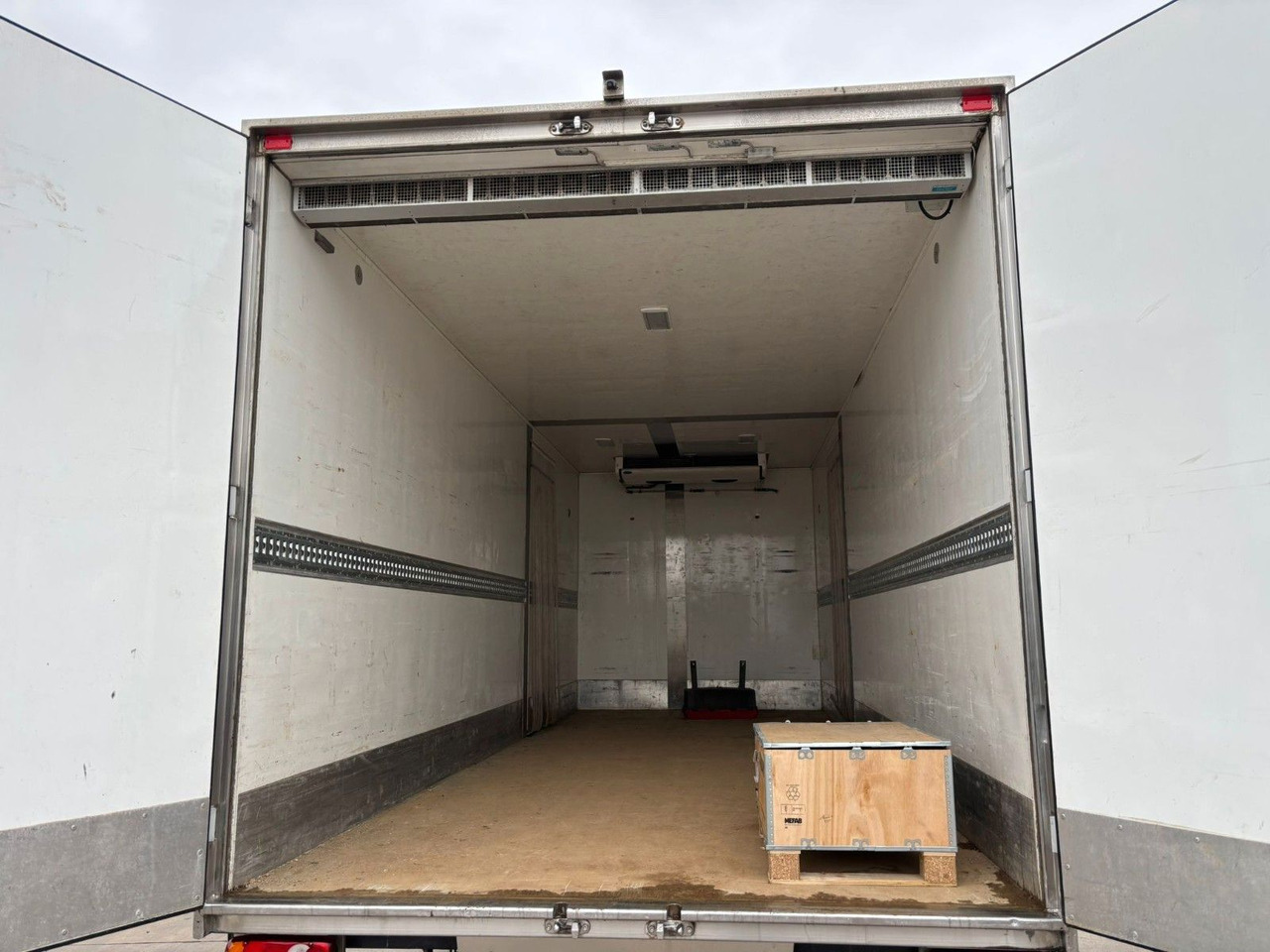 Volvo FL 250. Carrier Supra -20°. EU5. Motor Defekt. - Refrigerator truck: picture 4 Volvo FL 250. Carrier Supra -20°. EU5. Motor Defekt. - Refrigerator truck: picture 4