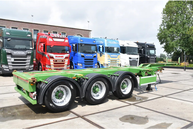 Pacton T3-010 - 2 LIFT AXLES - DRUM BRAKES - BPW AXLES - 2 x EXTENDABLE - GOOD CONDITION - - Container transporter/ Swap body semi-trailer: picture 2 Pacton T3-010 - 2 LIFT AXLES - DRUM BRAKES - BPW AXLES - 2 x EXTENDABLE - GOOD CONDITION - - Container transporter/ Swap body semi-trailer: picture 2