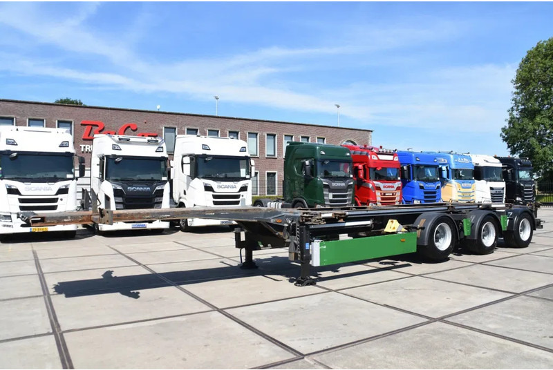 Renders ROC 16.30 - X-STEERING - LIFT AXLE - BPW AXLES - DISC BRAKES - EXTENDABLE - - Container transporter/ Swap body semi-trailer: picture 5 Renders ROC 16.30 - X-STEERING - LIFT AXLE - BPW AXLES - DISC BRAKES - EXTENDABLE - - Container transporter/ Swap body semi-trailer: picture 5