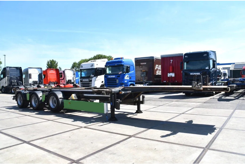 Renders ROC 16.30 - X-STEERING - LIFT AXLE - BPW AXLES - DISC BRAKES - EXTENDABLE - - Container transporter/ Swap body semi-trailer: picture 1 Renders ROC 16.30 - X-STEERING - LIFT AXLE - BPW AXLES - DISC BRAKES - EXTENDABLE - - Container transporter/ Swap body semi-trailer: picture 1