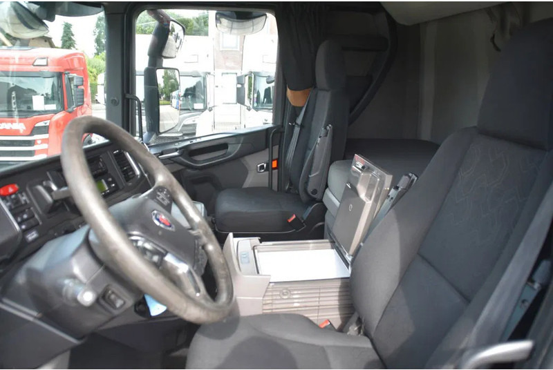 Scania S520 V8 NGS 6x2*4NB - THERMO KING - RETARDER - FULL AIR - WHEELBASE: 515 CM - LED LIGHTS - TOP CONDITION - - Refrigerator truck: picture 4 Scania S520 V8 NGS 6x2*4NB - THERMO KING - RETARDER - FULL AIR - WHEELBASE: 515 CM - LED LIGHTS - TOP CONDITION - - Refrigerator truck: picture 4