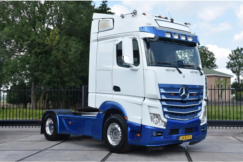 Mercedes-Benz Actros 1942 4x2 - ADR FL - 641 TKM - PTO - PARK. AIRCO - 2 BEDS - ALCOA'S - GOOD CONDITION - - Tractor unit: picture 1 Mercedes-Benz Actros 1942 4x2 - ADR FL - 641 TKM - PTO - PARK. AIRCO - 2 BEDS - ALCOA'S - GOOD CONDITION - - Tractor unit: picture 1