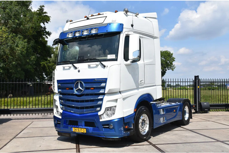 Mercedes-Benz Actros 1942 4x2 - ADR FL - 641 TKM - PTO - PARK. AIRCO - 2 BEDS - ALCOA'S - GOOD CONDITION - - Tractor unit: picture 2 Mercedes-Benz Actros 1942 4x2 - ADR FL - 641 TKM - PTO - PARK. AIRCO - 2 BEDS - ALCOA'S - GOOD CONDITION - - Tractor unit: picture 2