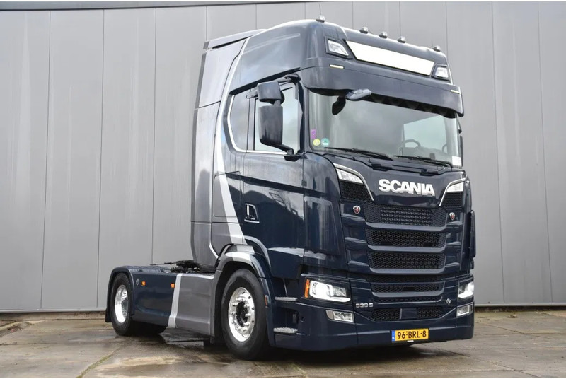 Scania 530S V8 NGS 4x2NB - NEW TACHO - FULL AIR - RETARDER - 637 TKM - PARK. AIRCO - NAVI - LEATHER SEATS - ALCOA'S - LED - PERFECT CON - Tractor unit: picture 2 Scania 530S V8 NGS 4x2NB - NEW TACHO - FULL AIR - RETARDER - 637 TKM - PARK. AIRCO - NAVI - LEATHER SEATS - ALCOA'S - LED - PERFECT CON - Tractor unit: picture 2