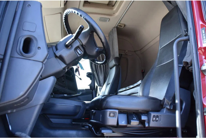 Scania R420 HL 6x2/4 - ADR FL - MANUAL - EURO 5 - 698 TKM - HYDRAULIC SYSTEM - LEATHER SEATS - XENON - - Tractor unit: picture 4 Scania R420 HL 6x2/4 - ADR FL - MANUAL - EURO 5 - 698 TKM - HYDRAULIC SYSTEM - LEATHER SEATS - XENON - - Tractor unit: picture 4