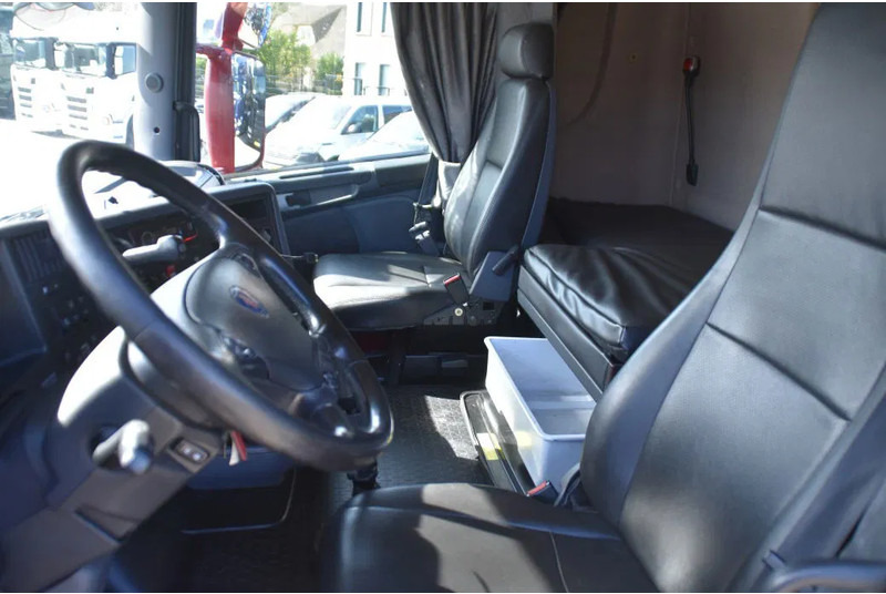 Scania R420 HL 6x2/4 - ADR FL - MANUAL - EURO 5 - 698 TKM - HYDRAULIC SYSTEM - LEATHER SEATS - XENON - - Tractor unit: picture 5 Scania R420 HL 6x2/4 - ADR FL - MANUAL - EURO 5 - 698 TKM - HYDRAULIC SYSTEM - LEATHER SEATS - XENON - - Tractor unit: picture 5