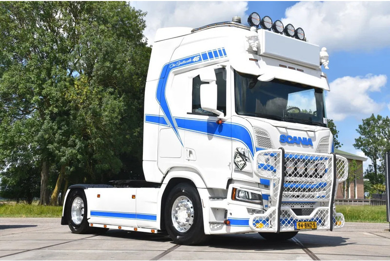 Scania R450 NGS 4x2 - RETARDER - 618 TKM - PARK. AIRCO - 2 x FUEL TANKS - ALCOA'S - LED LIGHTS - TOP CONDITION - - Tractor unit: picture 1 Scania R450 NGS 4x2 - RETARDER - 618 TKM - PARK. AIRCO - 2 x FUEL TANKS - ALCOA'S - LED LIGHTS - TOP CONDITION - - Tractor unit: picture 1