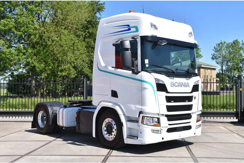 Scania R450 NGS 4x2NB - RETARDER - FULL AIR - HYDRAULIC SYSTEM - PARK. AIRCO - NAVI - 4 POINT AIR SUSP. REAR - - Tractor unit: picture 2 Scania R450 NGS 4x2NB - RETARDER - FULL AIR - HYDRAULIC SYSTEM - PARK. AIRCO - NAVI - 4 POINT AIR SUSP. REAR - - Tractor unit: picture 2