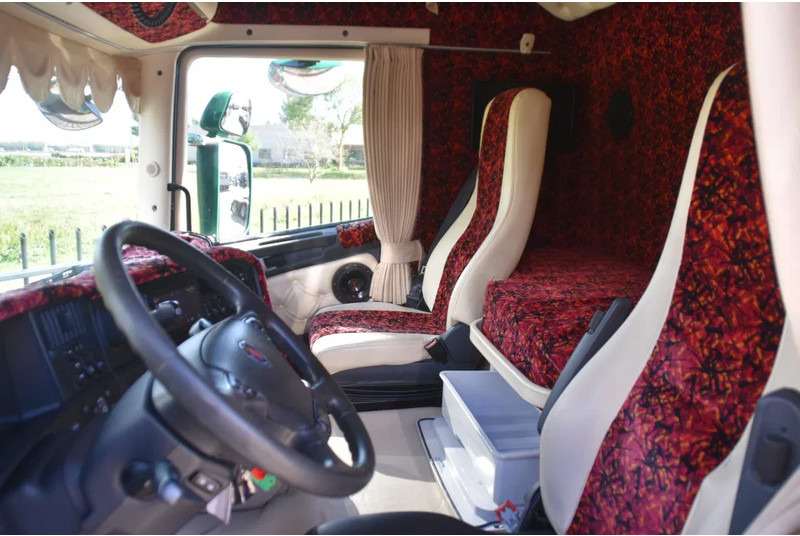 Scania R450 TL 4x2 - SCR ONLY - SPECIAL INTERIOR - TV - 2 x FUEL TANKS - 4 POINT AIR SUSP. REAR - EXCELLENT CONDITION - - Tractor unit: picture 4 Scania R450 TL 4x2 - SCR ONLY - SPECIAL INTERIOR - TV - 2 x FUEL TANKS - 4 POINT AIR SUSP. REAR - EXCELLENT CONDITION - - Tractor unit: picture 4