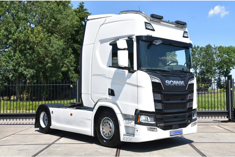 Scania R520 V8 NGS 4x2 - RETARDER - 504 TKM - PARK. AIRCO - ACC - NAVI - 2 x FUEL TANKS - LED LIGHTS - - Tractor unit: picture 1 Scania R520 V8 NGS 4x2 - RETARDER - 504 TKM - PARK. AIRCO - ACC - NAVI - 2 x FUEL TANKS - LED LIGHTS - - Tractor unit: picture 1